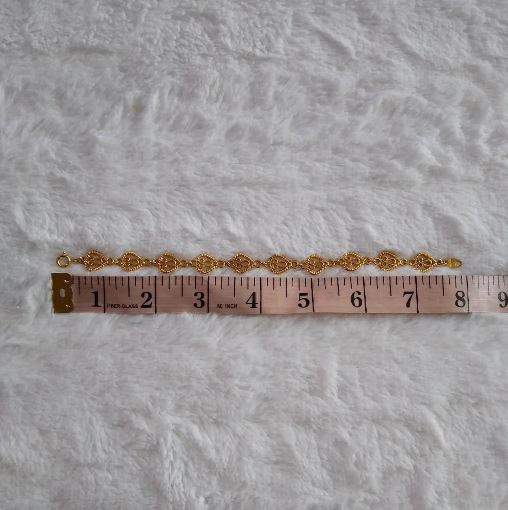 Vintage Avon Gold Tone Simply Hearts Bracelet